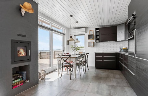 Ronde House | Stunning home in Rønde with WiFi