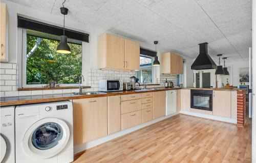 Sæby House | Stunning Home In Sæby With Kitchen