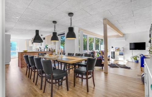 Sæby House | Stunning Home In Sæby With Kitchen