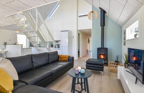 Ringkøbing-Skjern Municipality House | Stunning home in Skjern with kitchen
