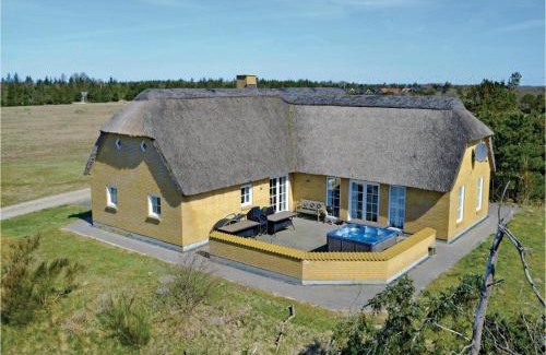 Ringkøbing-Skjern Municipality House | Stunning Home In Skjern With Kitchen