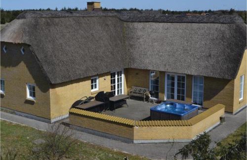Ringkøbing-Skjern Municipality House | Stunning Home In Skjern With Kitchen