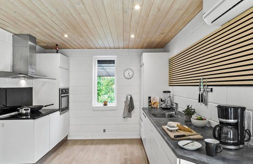 Thyholm House | Stunning home in Thyholm with WiFi