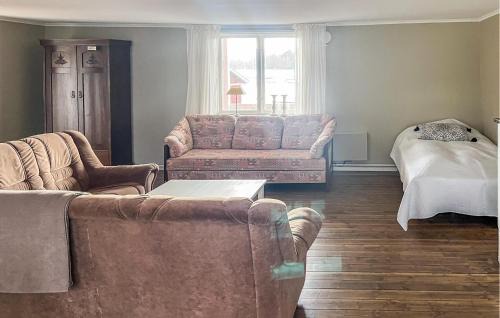 Tingsryd House | Stunning Home In Tingsryd With Wifi