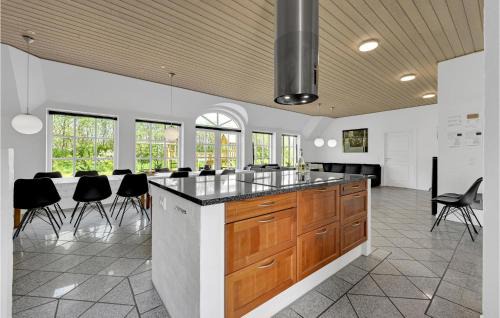 Øby House | Stunning Home In Ulfborg With Sauna