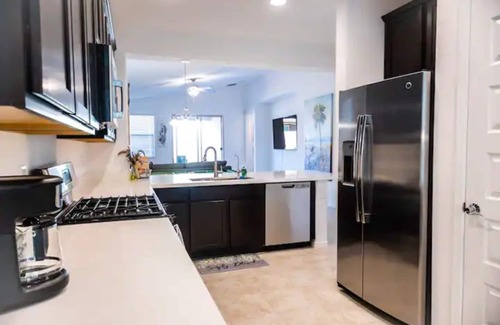 Glendale House | Stunning home less than 3 miles to State Farm stadium great for long term stays!