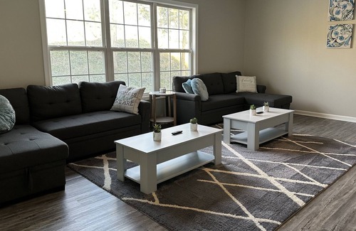 Lewisberry House | Stunning Home Near Hersheypark & Gettysburg, Fast Wi-Fi w/ HULU