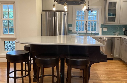 Branford Center House | Stunning Home on Branford Point