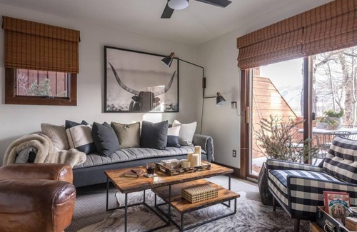 Emigrant House | Stunning home, right on the Yellowstone River
