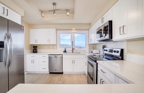 Hawaii Kai House | Stunning Home w/Ocean-Mountain Views in East Oahu Serene Family Vacation