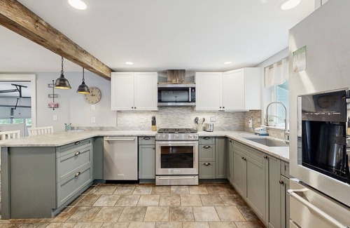 Ogunquit - Wells House | Stunning home with hot tub, outdoor bar, jetted tub & firepit near Wells beaches