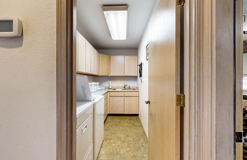 Deer Park House | Stunning home with indoor hot tub, Ping-Pong table, & SHARC Passes