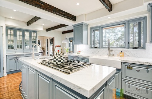 Rossmoyne House | Stunning home with infinity pool, hot tub, and unbeatable panoramic views.