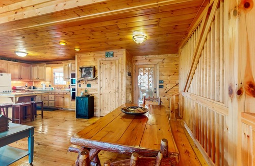 Ranger House | Stunning home with seasonal mtn views, large wrap-around decks, private hot tub