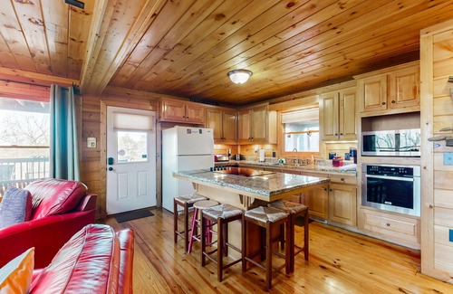 Ranger House | Stunning home with seasonal mtn views, large wrap-around decks, private hot tub