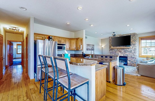 Grand Elk Ranch House | Stunning house w/mountain views, free WiFi, outdoor activities