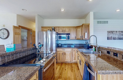 Grand Elk Ranch House | Stunning house w/mountain views, free WiFi, outdoor activities