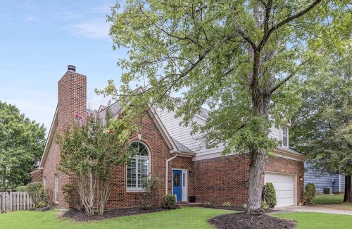 Charlotte House | Stunning Huge Home, Pergola & Fenced in Yard