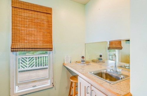 Holualoa House | Stunning island home on coffee farm with private hot tub & decks -near the beach