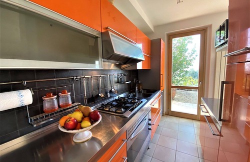 Castellina in Chianti House | Stunning private villa for 4 people with WIFI, A/C, TV, terrace, pets allowed and panoramic view
