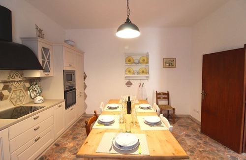 Le Piazze Villa | Stunning private villa with A/C, private pool, WIFI, TV, balcony and pets allowed, close to Cort.