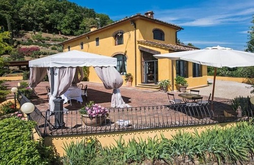 Casalguidi Villa | Stunning villa with swimming pool and changing room, surrounded by a park with olive trees, loca...