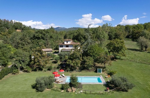 Cicogna Villa | Stunning private villa for 10 guests with A/C, WIFI, private pool, TV and pets allowed