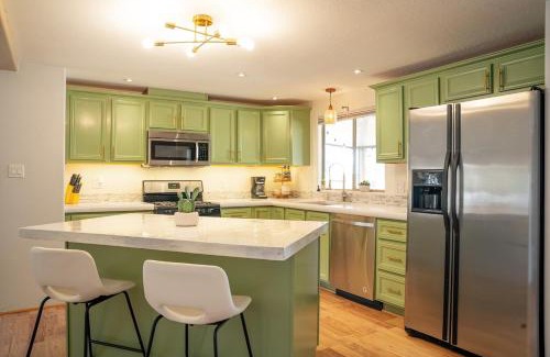West Sedona House | Stunning Javelina Hideaway with Hot Tub and King Bed