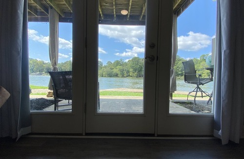 Mid America Condo | Stunning lake condo with AMAZING lake views. Just a fews miles from downtown.
