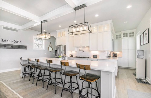 Sister Lakes House | Stunning Lake Front Oasis