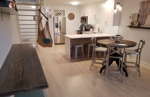 Port Clinton Condo | Stunning Lake Front Condo with Pool Hot Tub Tennis Court Completely Renovated