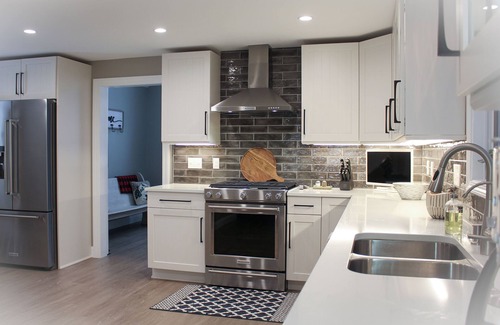 Petoskey House | Stunning Lake Michgan Views & Sunsets. Walk To Waterfront, Restaurants & Shops