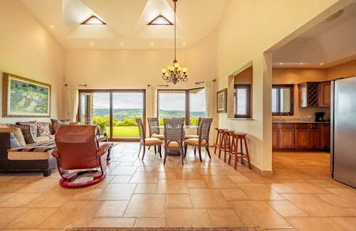 Tronadora House | Stunning Lake View Home with a Hot tub, WIFI, & Dog Friendly