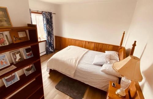 Burdett Apartment | Stunning Lake View Penthouse - 2 Cozy Bedrooms along the Seneca Wine Trail
