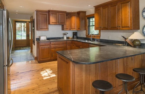 Oxford House | Stunning Lakefront Luxury Compound on Pristine Thompson Lake