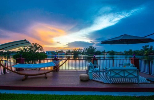 Ojus House | Stunning Lakefront Miami Pool House - Aventura Mall
