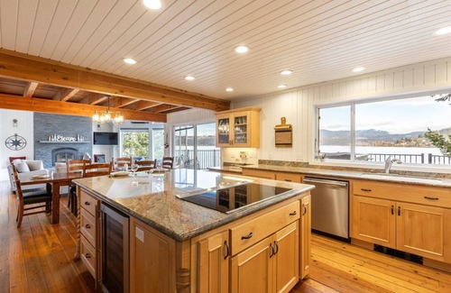 Worley House | Stunning Lakefront Stay! Hot Tub, Private Dock, Pet-Friendly, BBQ, Large Patio, Scenic Lake Views