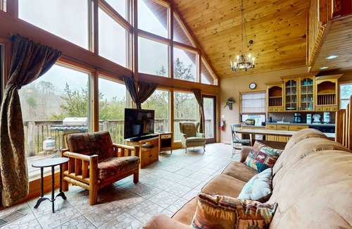 Sevierville House | Stunning lakefront home w/dock, fire pit, pool table, & free attraction tickets