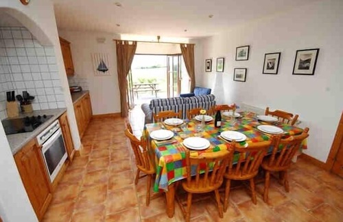 Goleen Cottage | Stunning large stone cottage on the Wild Atlantic Way with sea views and WI-FI