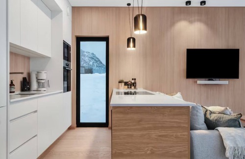 Vagan Cabin | Stunning Lofoten Lodge with Views & Jacuzzi