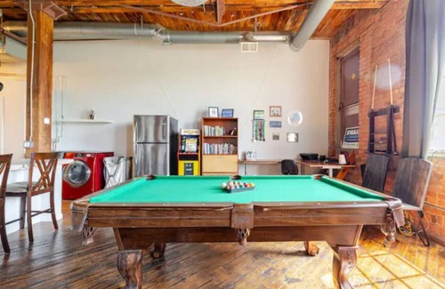 Detroit Apartment | Stunning Loft with Riverwalk Views