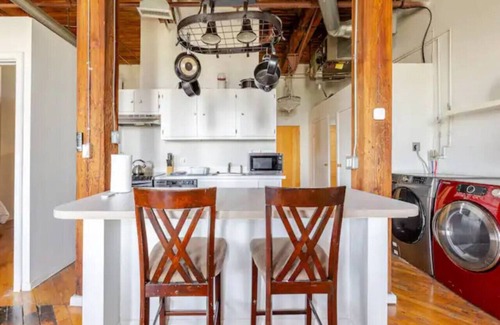 Detroit Apartment | Stunning Loft with Riverwalk Views