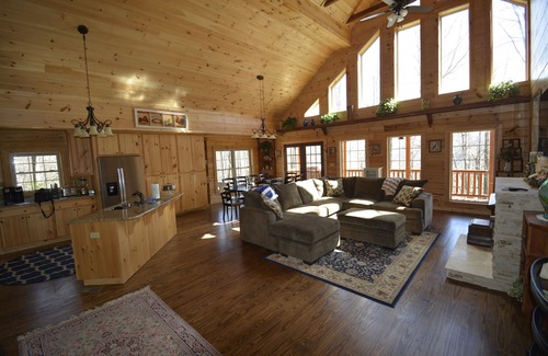 Saluda Cabin | Stunning Log Home, 6 bedrooms, 5.5 baths, sleeps 11 on 10 secluded acres