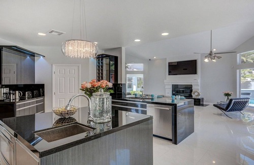 Canyon Gate House | STUNNING LUXURY MODERN ESTATE
