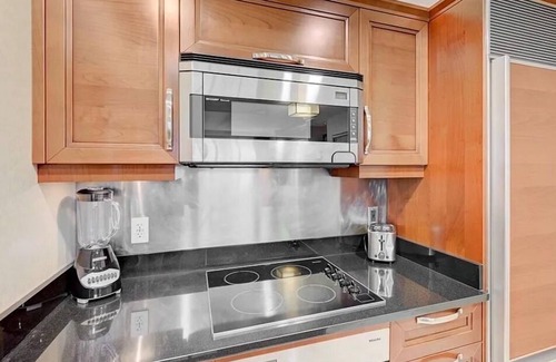 Las Vegas Apartment | Stunning luxury one bedroom apartment at the signature MGM Grand tower 2 .