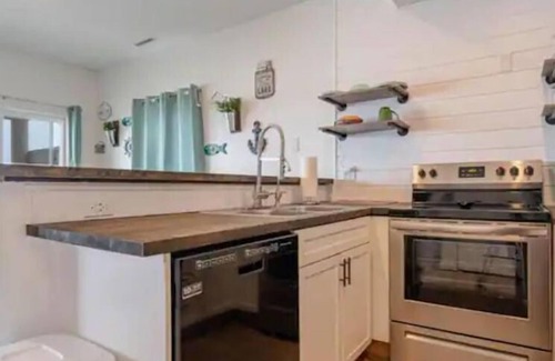 Lake Ozark Condo | Stunning Main channel views, centrally located ,Newly remodelled , 2 bed, 2 bath
