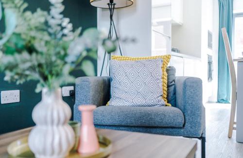 Failsworth House | Stunning Manchester House Sleeps 10 with Parking by PureStay - Short Stays & Accommodation