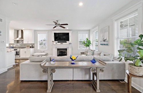Margate City House | Stunning Margate Rental, Beach Block by the Ocean
