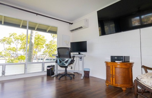 Portlock House | Stunning Marina Townhome with Ocean and Mountain Views