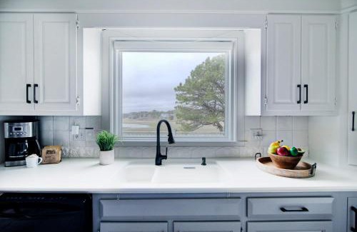 South Chatham House | Stunning Marsh Views Near Pleasant Street Beach